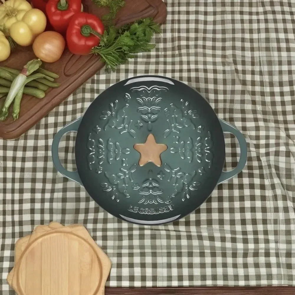 Le Creuset Stoneware Mini Cocotte with Gold Star Knob 24oz Artichaut Tree NIB
